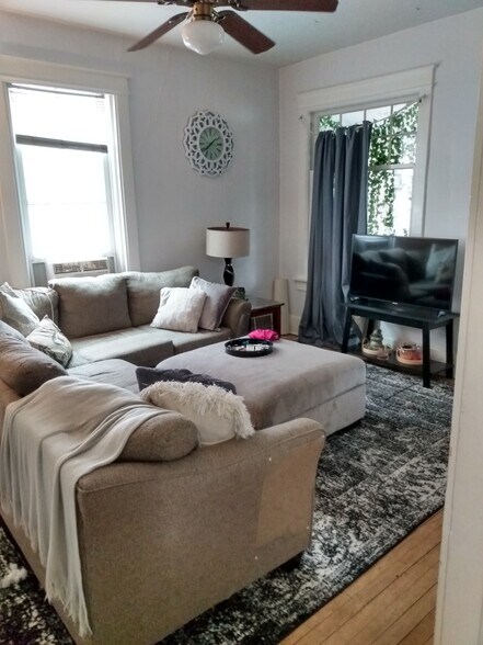 Building Photo - 2948 N Newhall St