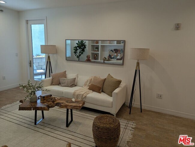 Building Photo - 7100 Playa Vista Dr