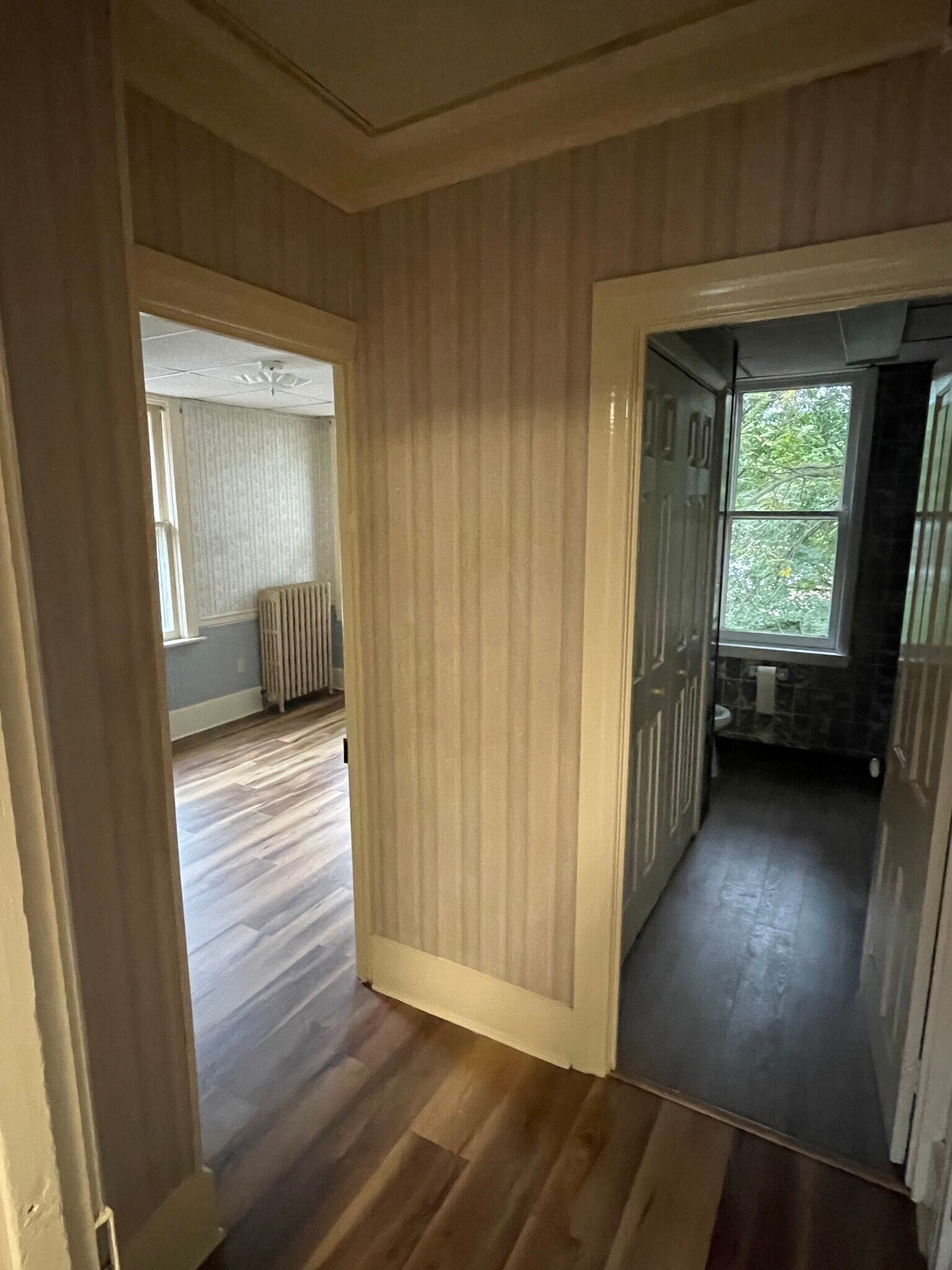 Building Photo - 420 Moore St