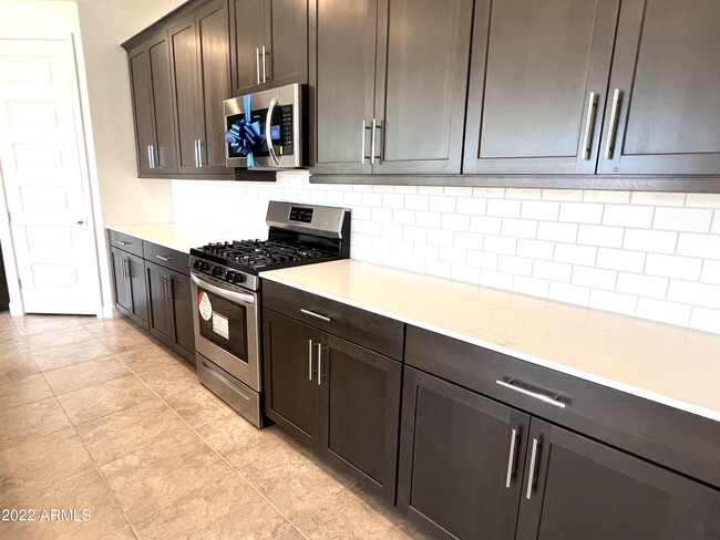 Building Photo - 16943 W Las Palmaritas Dr