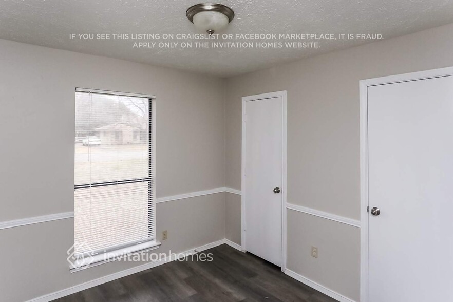 Building Photo - 722 Marigold Dr