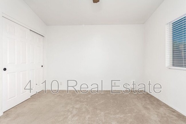 Building Photo - 31205 N 45th St