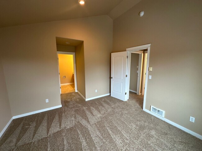 Building Photo - nov208