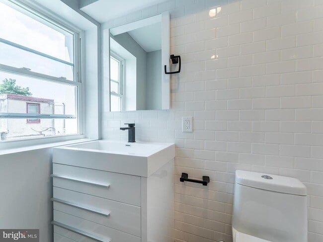 Bathroom 2 - 2232 Manton St