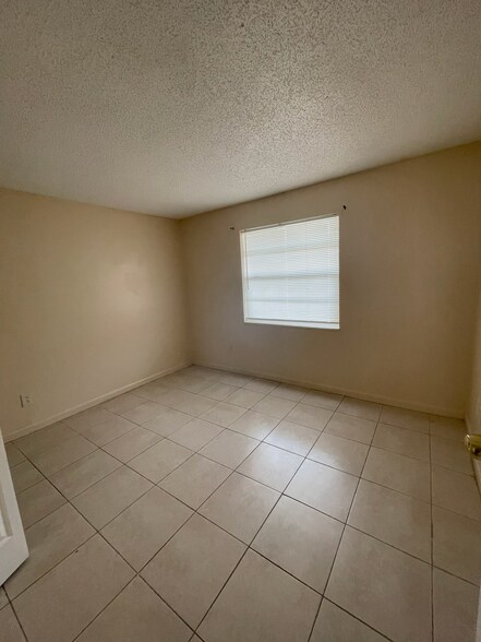 Building Photo - 2220 NW 58th Ter