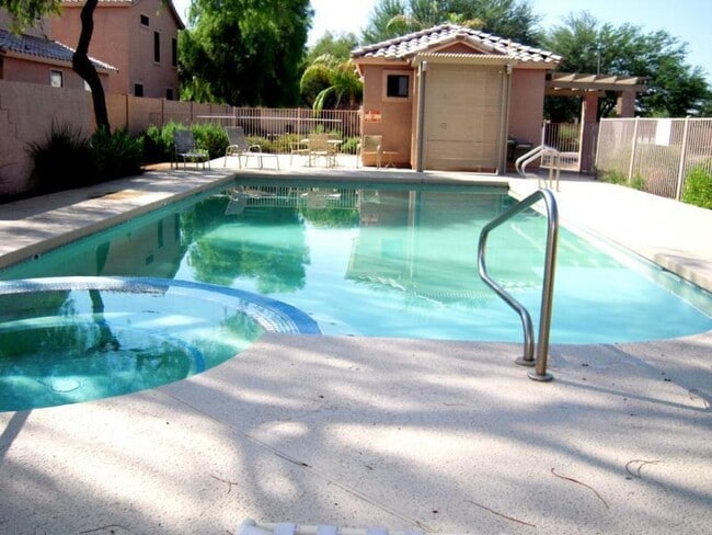 Building Photo - Newly remodeled Mesa Home with Community P...