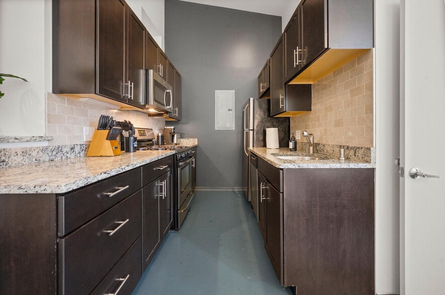 Building Photo - 160 E Berkeley St