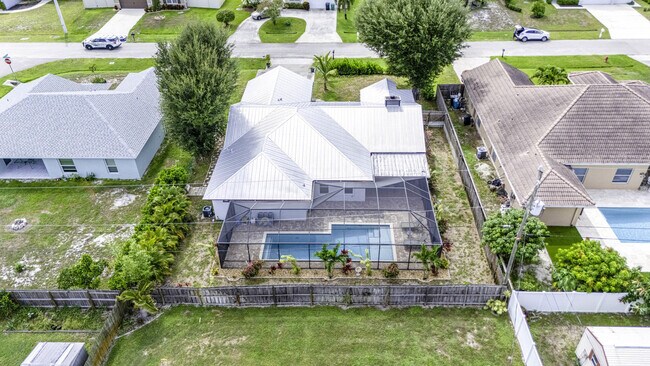 Building Photo - 3989 SW Jarmer Rd