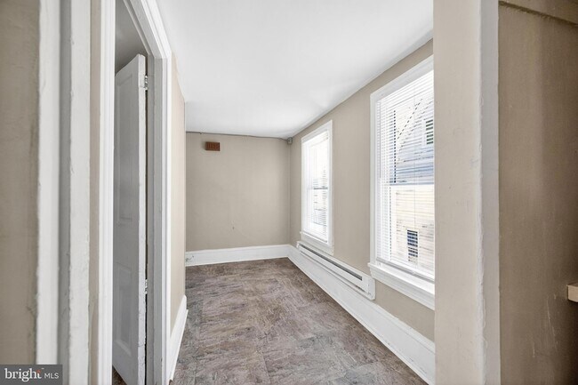 Building Photo - 40 S Governors Ave