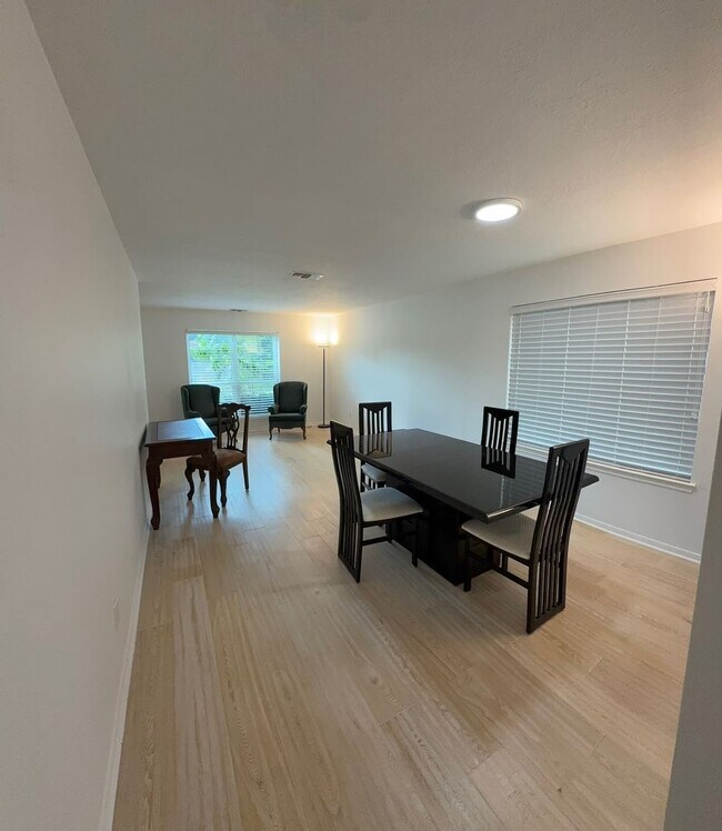 Building Photo - 2722 Springstone Dr