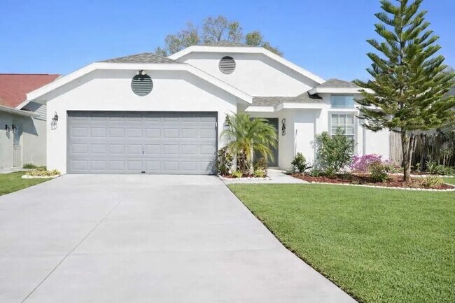 Building Photo - 11316 Maybrook Ave