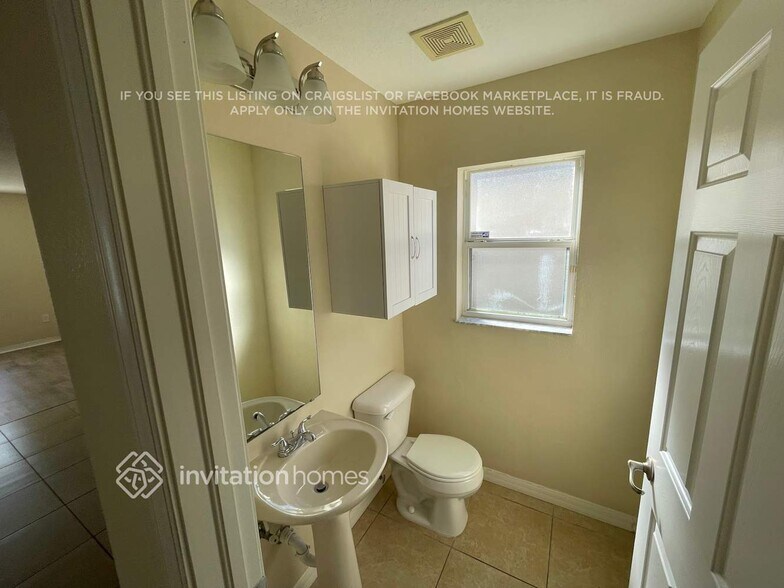 Building Photo - 3340 Cardinal Feather Dr