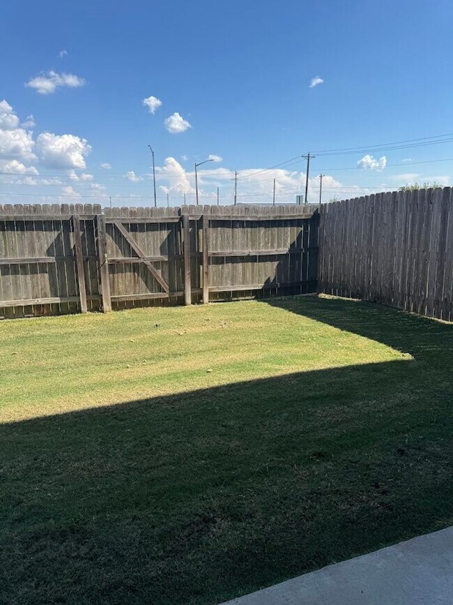 Building Photo - Welcome Home!