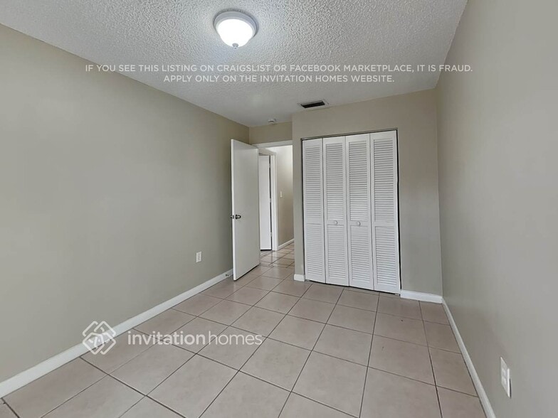 Building Photo - 11221 SW 117th Ct