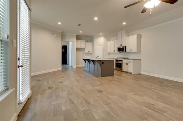 Building Photo - 720 Boardwalk Way