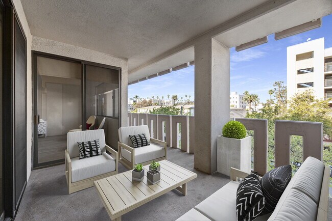 Building Photo - 1118 3rd St