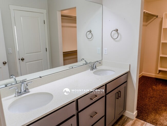 Building Photo - 11329 S Prosperity Rd