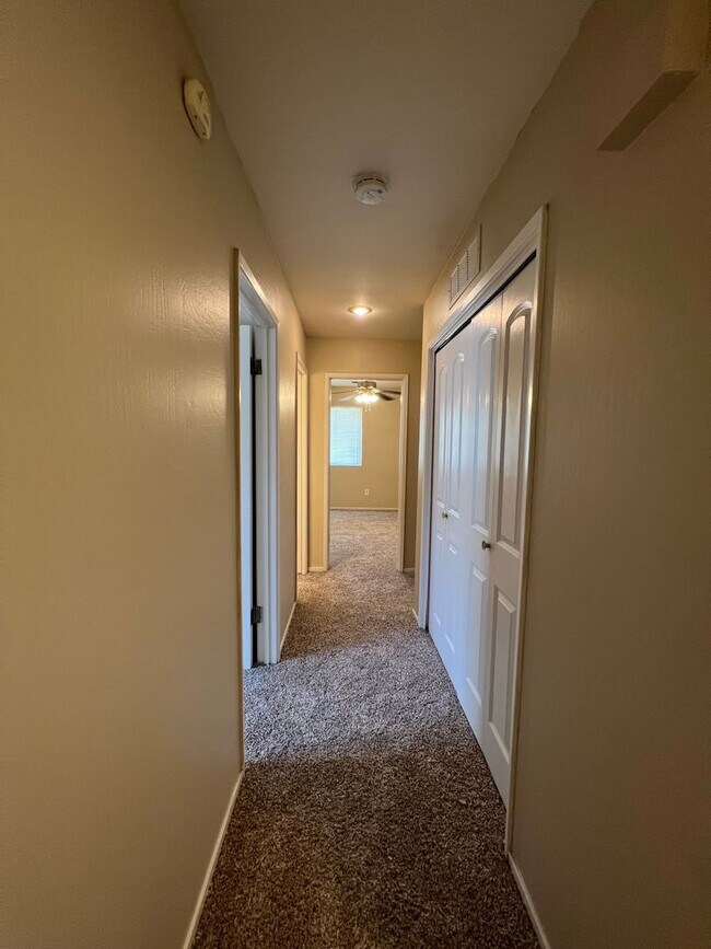 Building Photo - 6204 Straub Ln