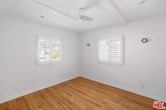 Building Photo - 329 N Swall Dr