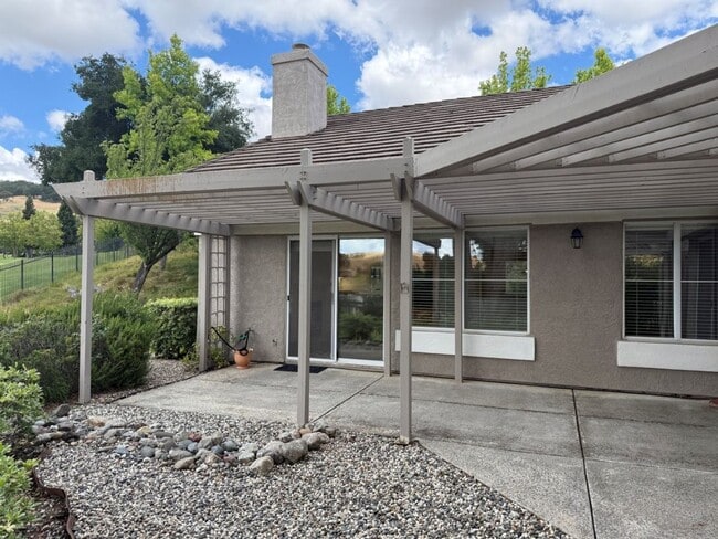 Building Photo - Gated Unique Remodeled 3 Bedroom w/ Golf Course Views in Rancho Solano