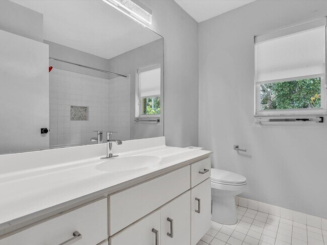 Building Photo - 10434 NW 6th Ct