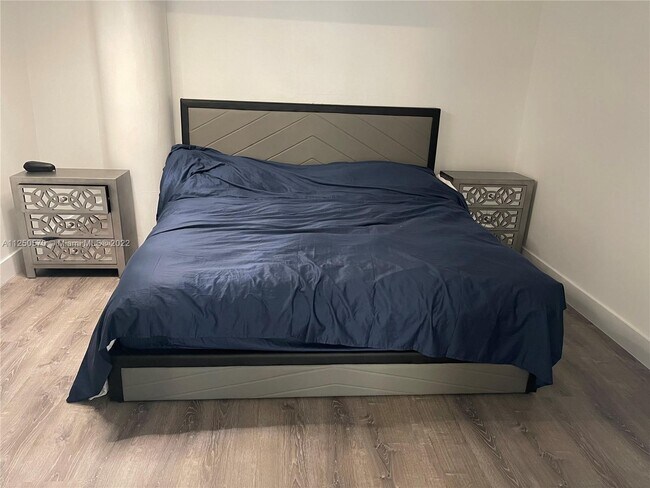 Building Photo - 3725 S Ocean Dr