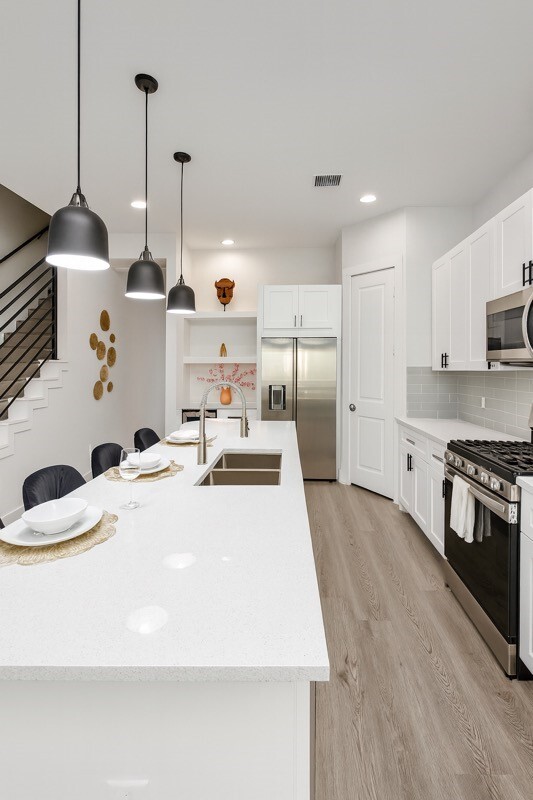 Building Photo - 8419 Woodward St