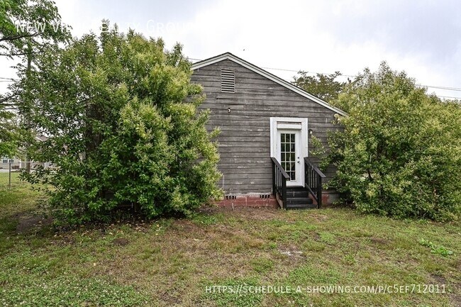 Building Photo - 3619 Little Mountain Rd