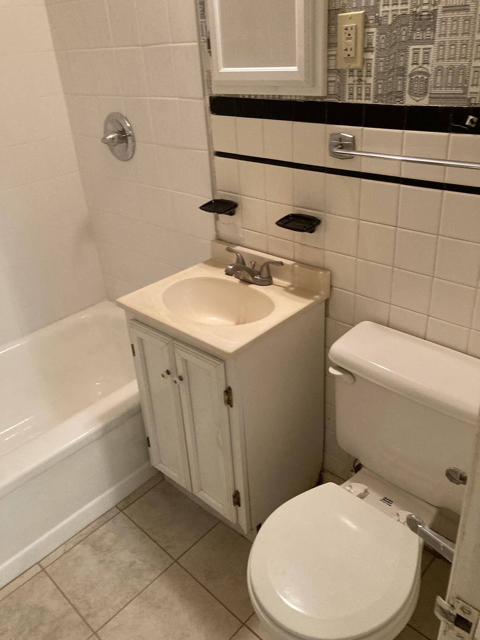 Building Photo - 4728 Eden Dr NW