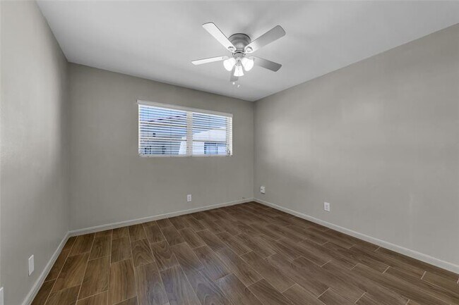 Building Photo - 2201 NE 36th St