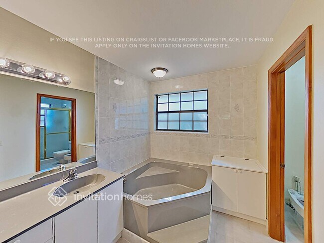 Building Photo - 16101 SW 153rd Ave