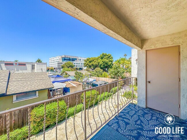 Building Photo - SD: Renovated 3BD/2.5BA Condo in Chula Vista with Fireplace, W/D & Private Balcony