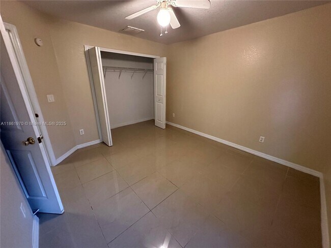 Building Photo - 5548 Birdsong Ln