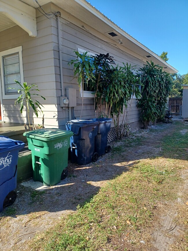 Building Photo - 2508 N Avenida Republica de Cuba