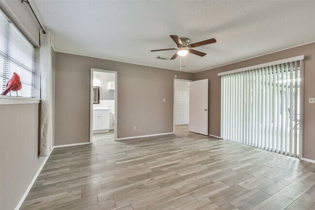 Building Photo - 23807 Red Oak Dr