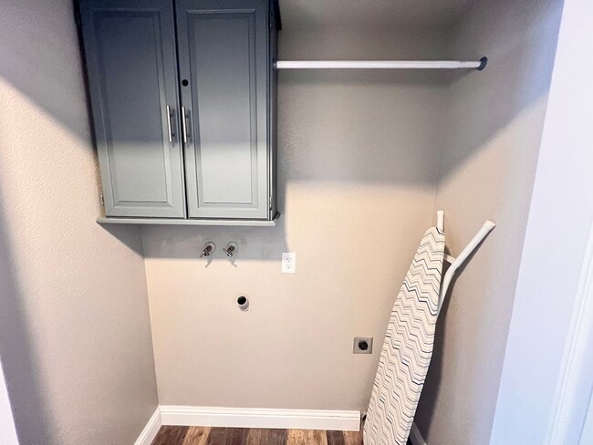 Building Photo - Nicely renovated 3 bedroom home!