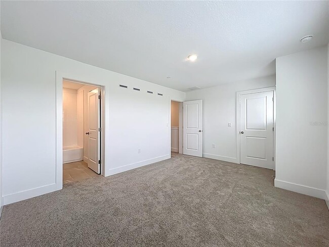 Building Photo - 15465 Hamlin Pk Dr