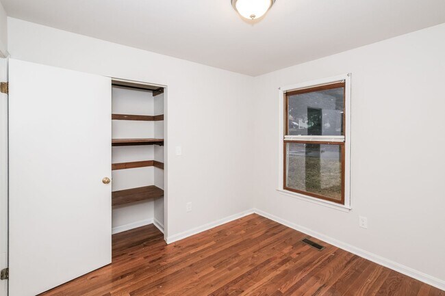 Building Photo - 6919 Taylor Manor Ave