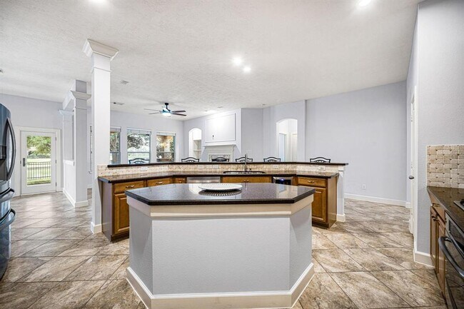 Building Photo - 2117 Quiet Falls Ln