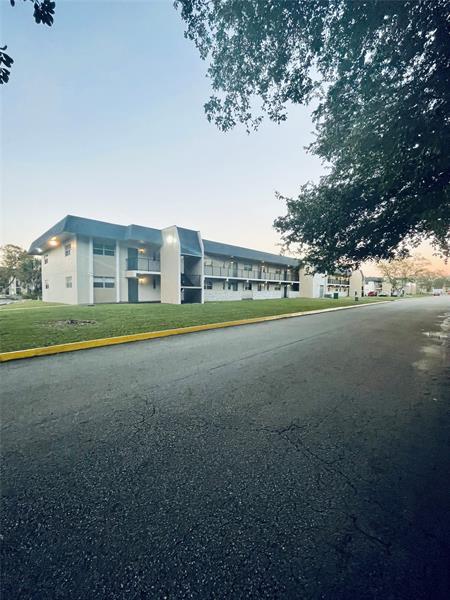 Building Photo - 8025 S Colony Cir