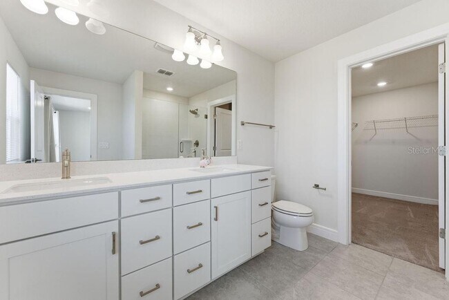 Building Photo - 14037 Kauai Dr