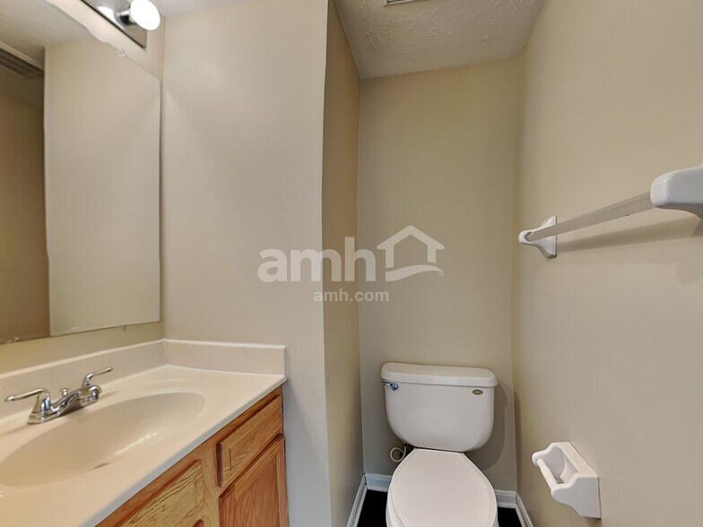 Building Photo - 424 Hartford Ct