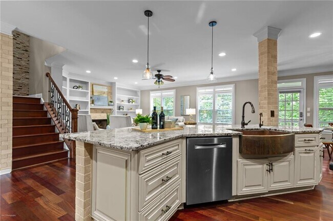 Building Photo - 2990 Hearthstone Dr