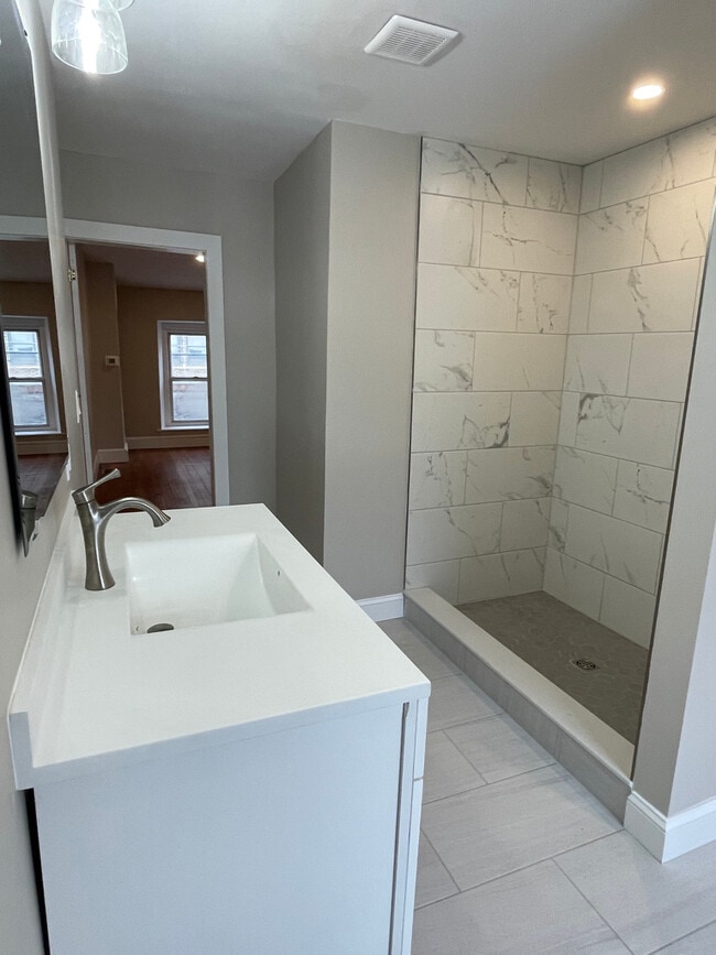 Building Photo - 4680 Umbria St