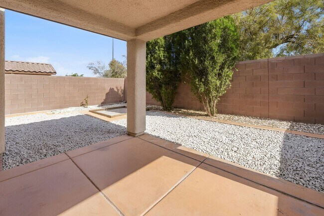 Building Photo - 9021 Spirit Canyon Ave