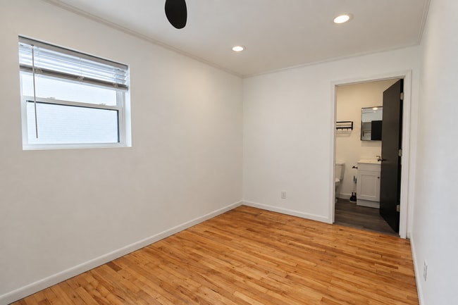 Building Photo - 118 Stone Dr