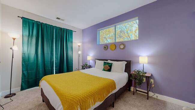 Building Photo - 545 Bedford St