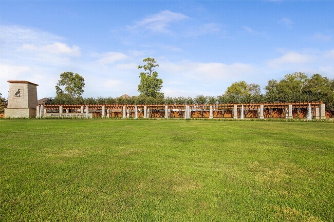 Building Photo - 16942 Lake Willowby Ln