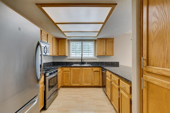 Building Photo - Beautiful Summerlin Home – 3 Bed, 2.5 Bath...