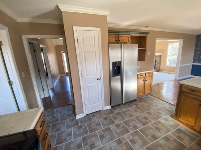 Building Photo - 4 bedroom 3.5 bath house